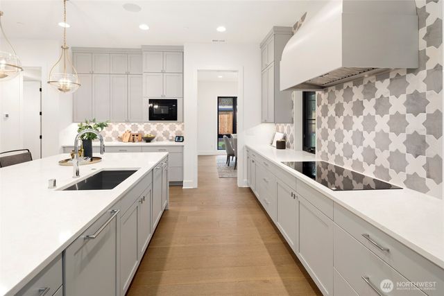 4216 83rd Avenue SE, Mercer Island, WA 98040