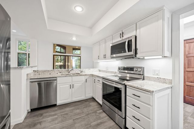 5501 Dewey Hill Road 330, Edina, MN 55439