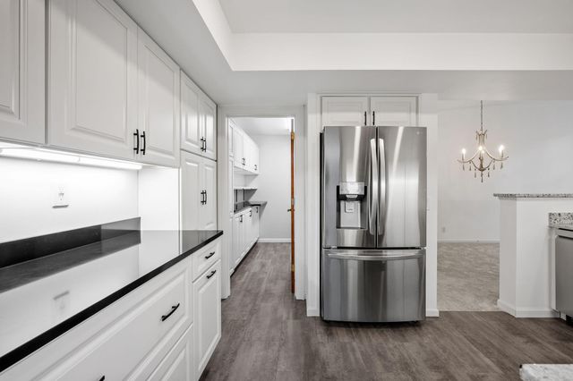 5501 Dewey Hill Road 330, Edina, MN 55439