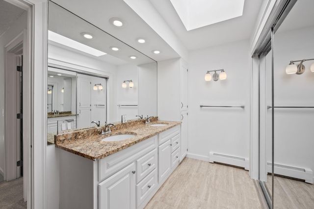 5501 Dewey Hill Road 330, Edina, MN 55439