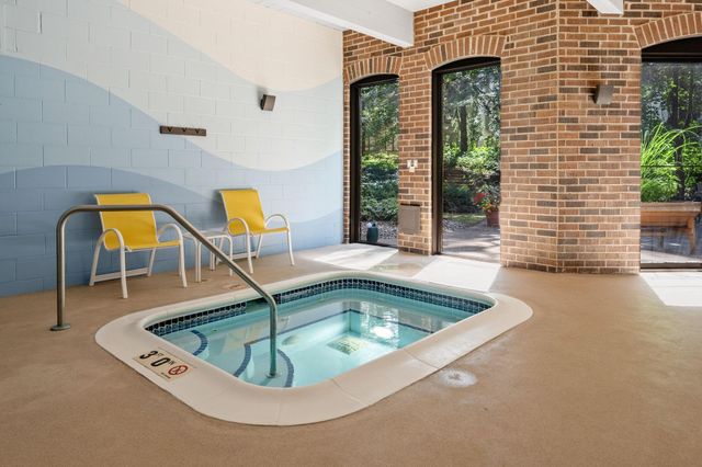 5501 Dewey Hill Road 330, Edina, MN 55439