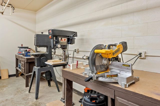 5501 Dewey Hill Road 330, Edina, MN 55439