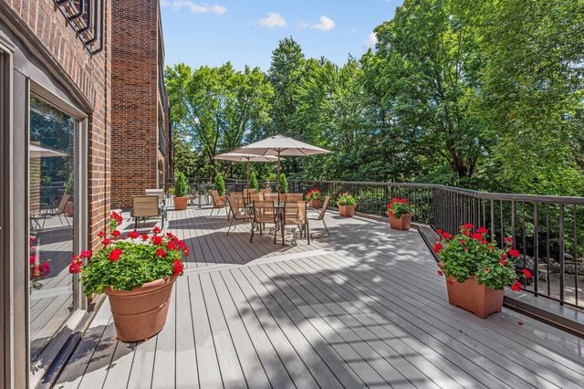 5501 Dewey Hill Road 330, Edina, MN 55439