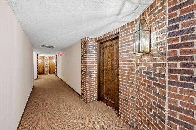 5501 Dewey Hill Road 330, Edina, MN 55439