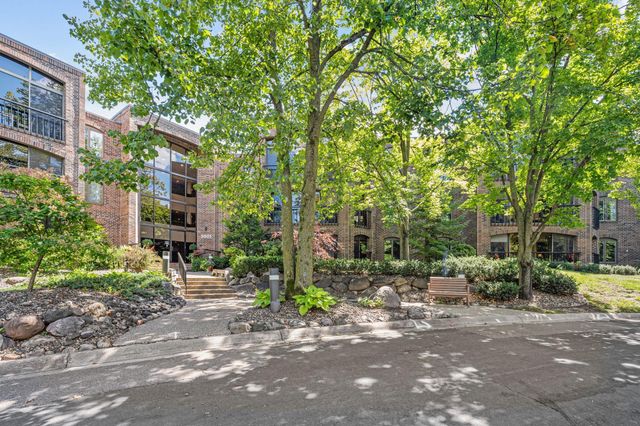 5501 Dewey Hill Road 330, Edina, MN 55439