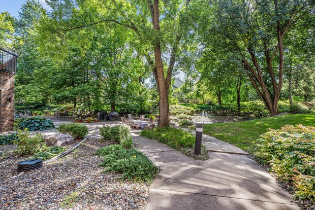 5501 Dewey Hill Road 330, Edina, MN 55439