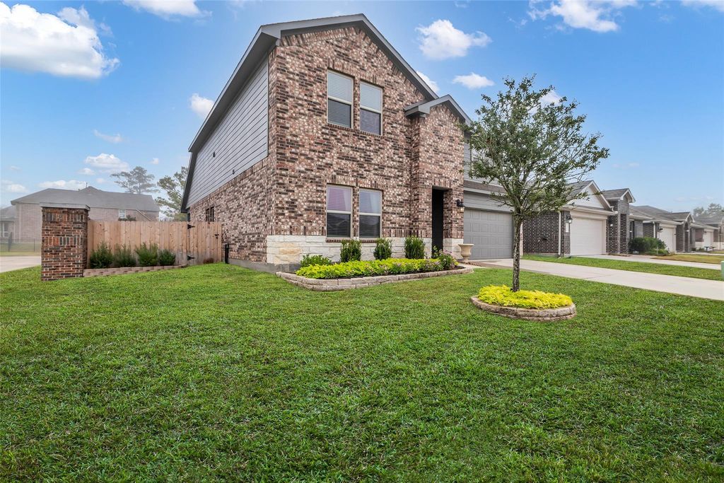 3318 Iron Pine Lane, Conroe, TX 77301