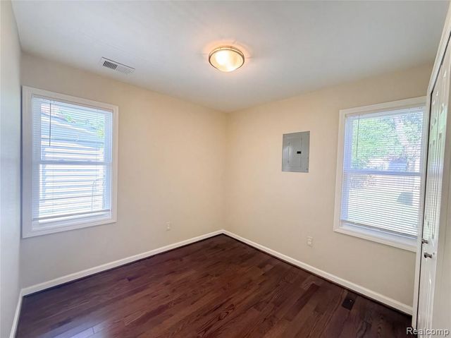 20919 Hollywood Street, Harper Woods, MI 48225