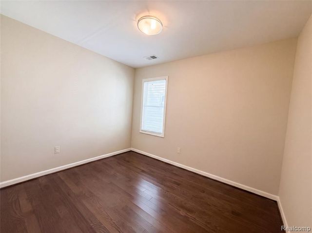 20919 Hollywood Street, Harper Woods, MI 48225