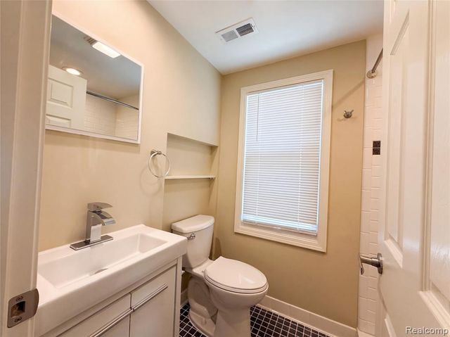 20919 Hollywood Street, Harper Woods, MI 48225