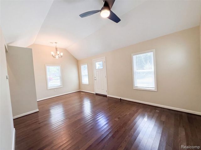 20919 Hollywood Street, Harper Woods, MI 48225