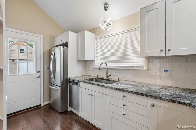 20919 Hollywood Street, Harper Woods, MI 48225
