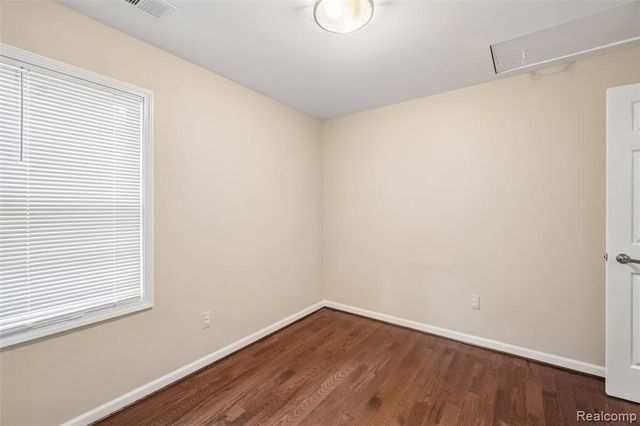 20919 Hollywood Street, Harper Woods, MI 48225