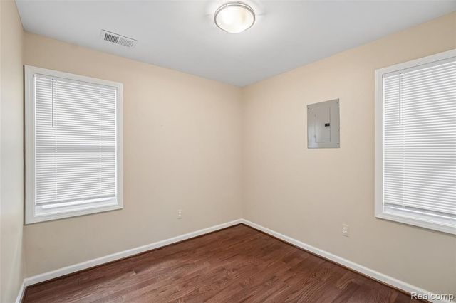 20919 Hollywood Street, Harper Woods, MI 48225