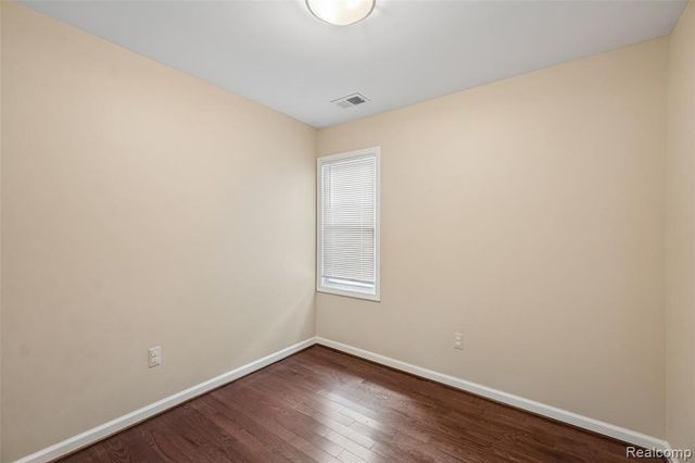 20919 Hollywood Street, Harper Woods, MI 48225