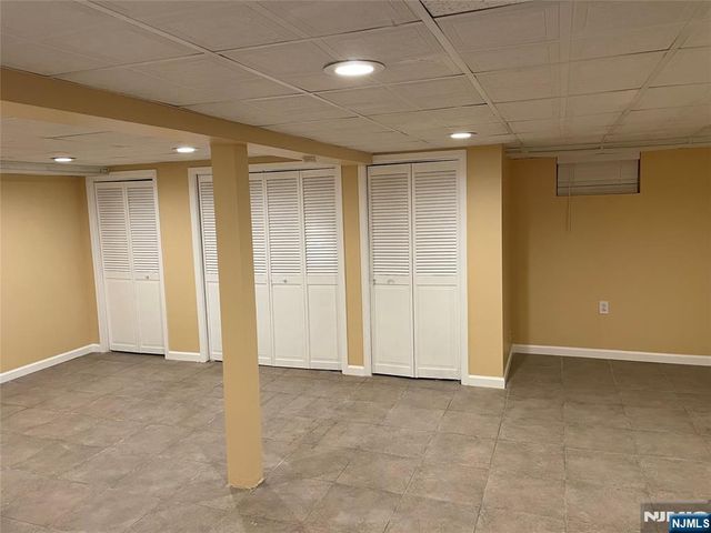 9 Cottage Lane, Upper Saddle River, NJ 07458