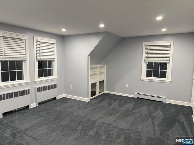 9 Cottage Lane, Upper Saddle River, NJ 07458