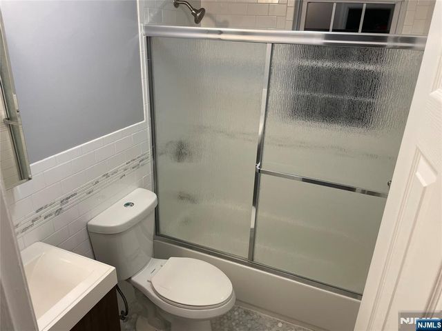 9 Cottage Lane, Upper Saddle River, NJ 07458