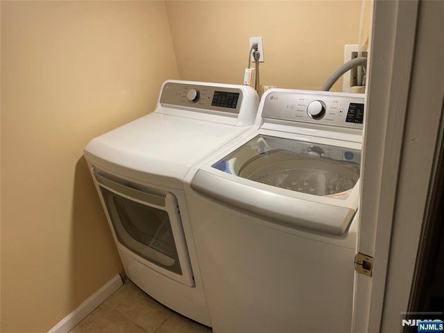 9 Cottage Lane, Upper Saddle River, NJ 07458