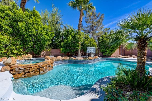 7686 Gossamer Wind Street, Las Vegas, NV 89139
