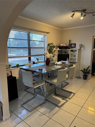 952 E 19th St, Hialeah, FL 33013