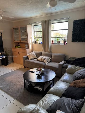 952 E 19th St, Hialeah, FL 33013