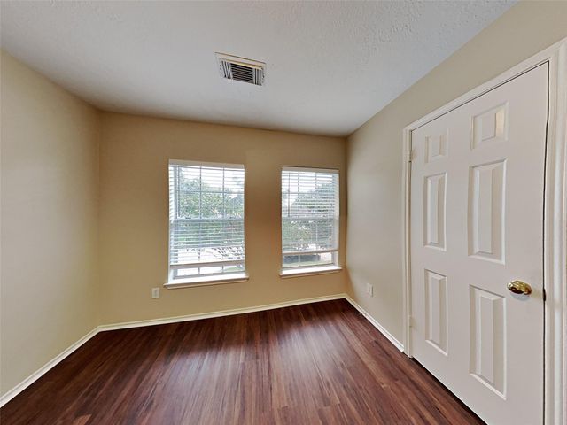 2218 Laurel Oaks Drive, Houston, TX 77014