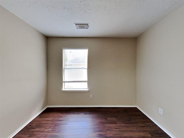 2218 Laurel Oaks Drive, Houston, TX 77014