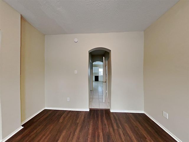 2218 Laurel Oaks Drive, Houston, TX 77014