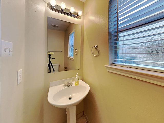 2218 Laurel Oaks Drive, Houston, TX 77014
