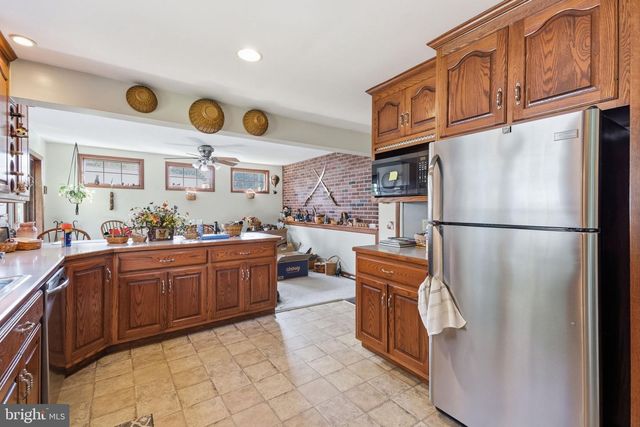 1444 WYNNEWOOD DR, Bethlehem, PA 18017