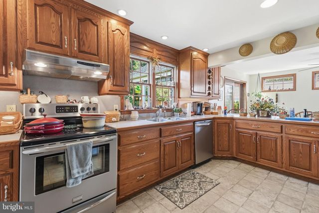 1444 WYNNEWOOD DR, Bethlehem, PA 18017