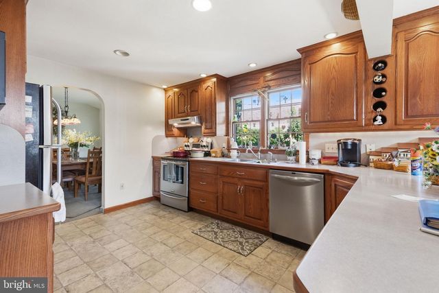 1444 WYNNEWOOD DR, Bethlehem, PA 18017