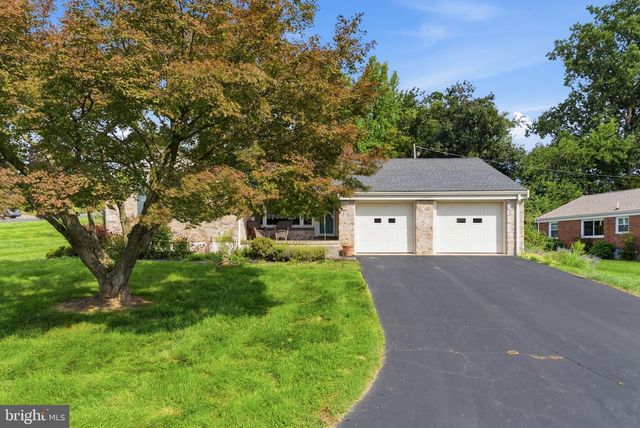 1444 WYNNEWOOD DR, Bethlehem, PA 18017