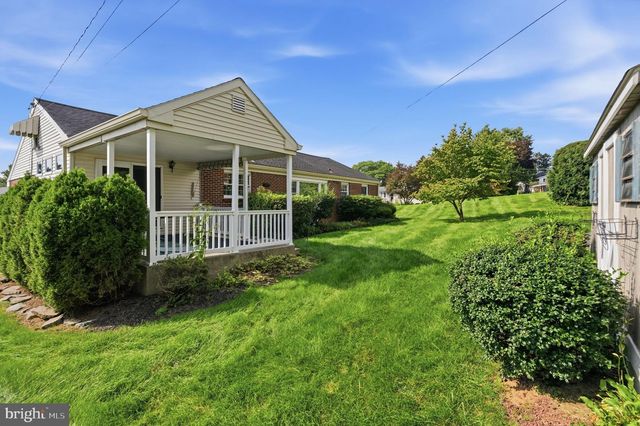 1444 WYNNEWOOD DR, Bethlehem, PA 18017