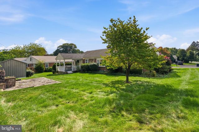 1444 WYNNEWOOD DR, Bethlehem, PA 18017