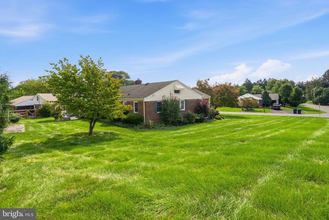 1444 WYNNEWOOD DR, Bethlehem, PA 18017