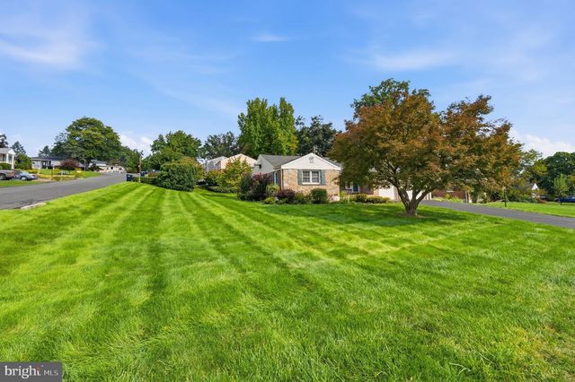 1444 WYNNEWOOD DR, Bethlehem, PA 18017