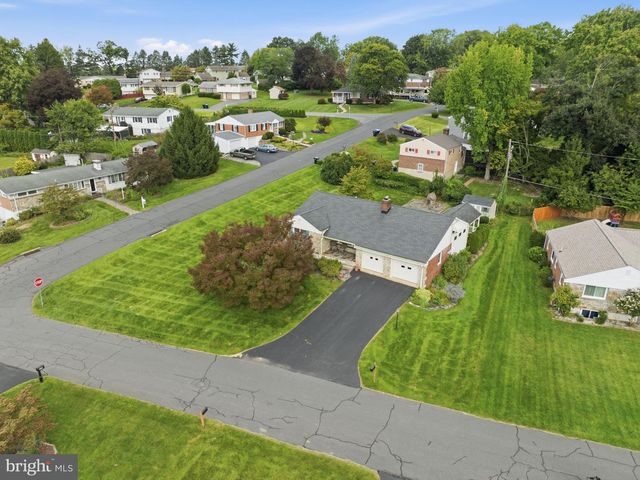 1444 WYNNEWOOD DR, Bethlehem, PA 18017