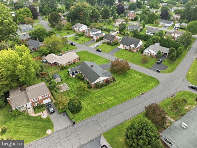 1444 WYNNEWOOD DR, Bethlehem, PA 18017