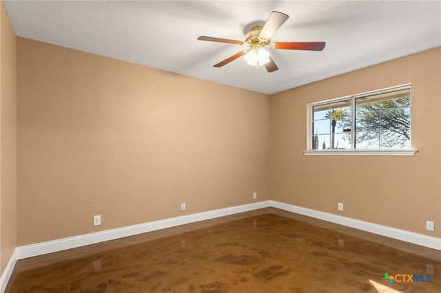 313 Ridge Crest Drive, Seguin, TX 78155