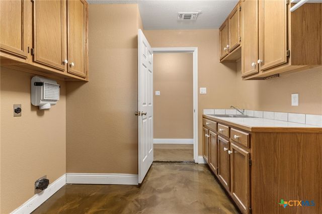 313 Ridge Crest Drive, Seguin, TX 78155