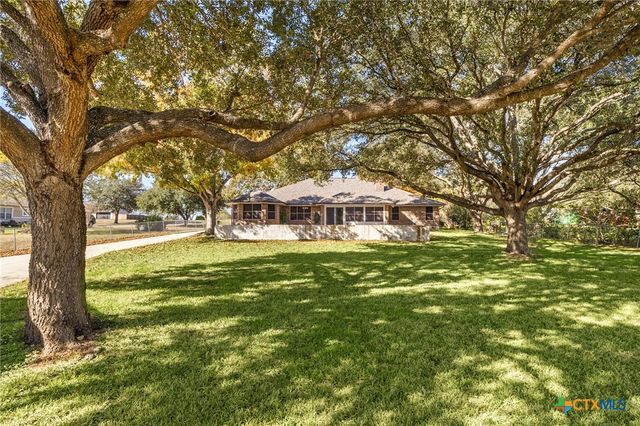 313 Ridge Crest Drive, Seguin, TX 78155