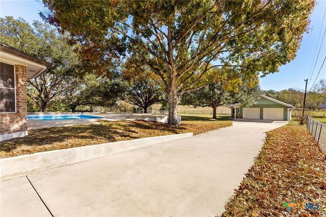 313 Ridge Crest Drive, Seguin, TX 78155