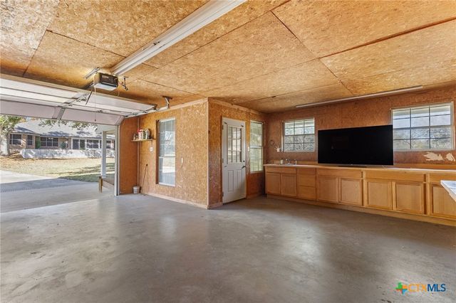 313 Ridge Crest Drive, Seguin, TX 78155