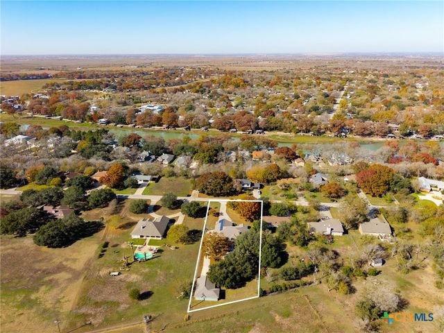 313 Ridge Crest Drive, Seguin, TX 78155