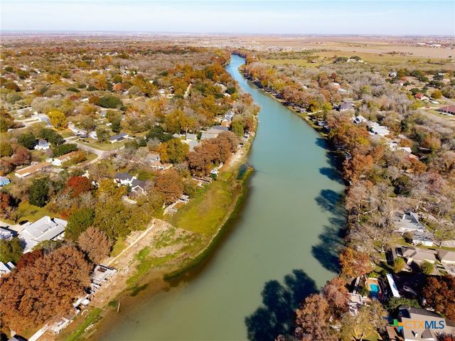 313 Ridge Crest Drive, Seguin, TX 78155