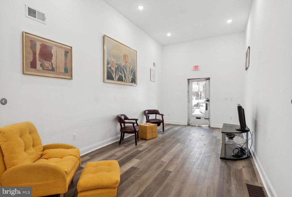 2722 W GIRARD AVE, PHILADELPHIA, PA 19130 — photo 3