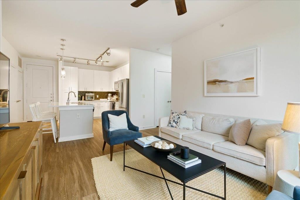 1900 Barton Springs RD 4029, Austin, TX 78704