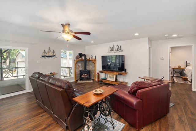 138 Wildgrove Drive, Gun Barrel City, TX 75156
